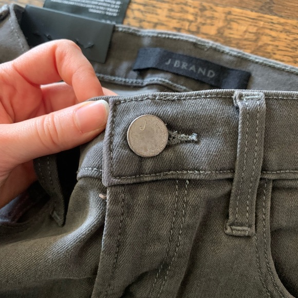 New Jbrand Mid Rise Crop Skinny Jeans Gray with Neon Detail Size 24 Women’s - Picture 2 of 9